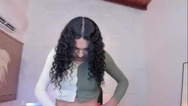 Image 12 of scarletsahara Stream on Chaturbate on 18 days ago