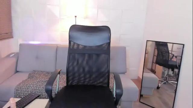 Image 2 of scarletsahara Stream on Chaturbate on 18 days ago