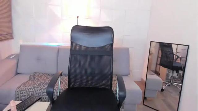 Image 3 of scarletsahara Stream on Chaturbate on 18 days ago