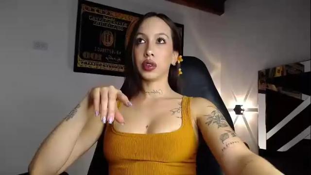 Image 2 of scarlett_buttock Stream on Chaturbate on 1 month ago