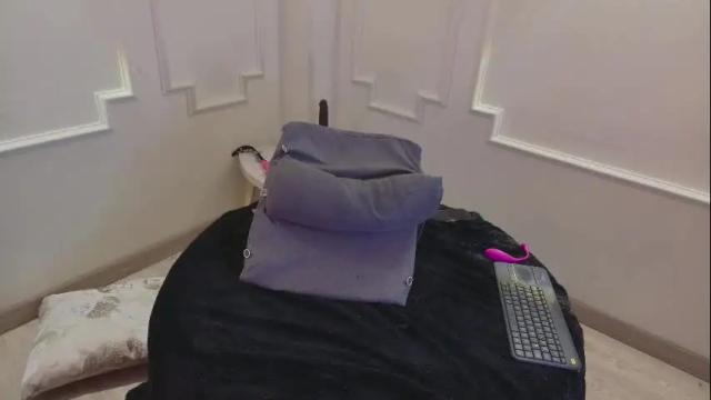 Image 2 of scarlett_collins01 Stream on Chaturbate on 1 month ago