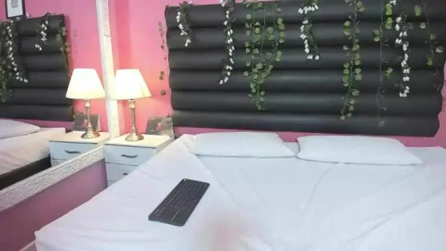 Image 7 of scarlett_demonn_ Stream on Chaturbate on 12 months ago