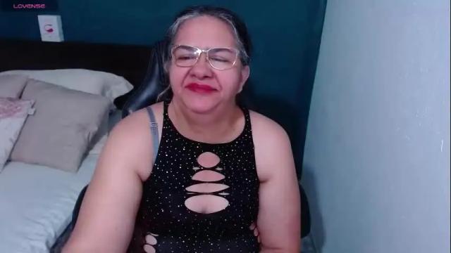 Image 2 of scarlett_duboi1 Stream on Chaturbate on 2 months ago