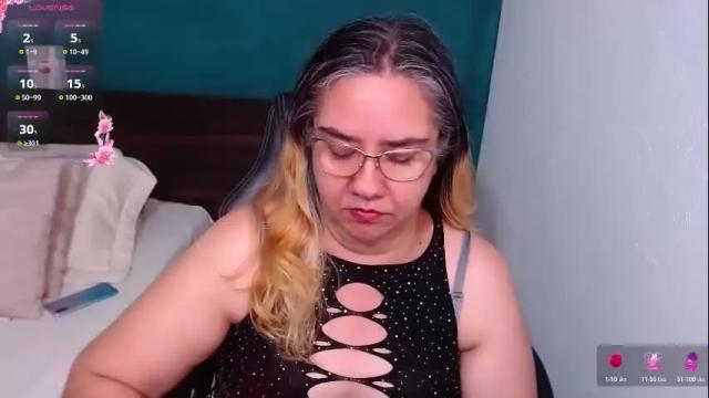 Image 2 of scarlett_duboi1 Stream on Chaturbate on 2 months ago