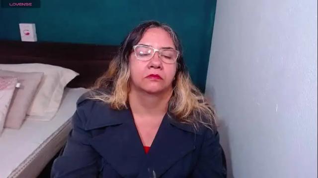 Image 10 of scarlett_duboi1 Stream on Chaturbate on 2 months ago