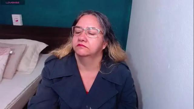 Image 7 of scarlett_duboi1 Stream on Chaturbate on 2 months ago