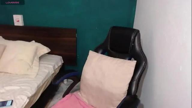Image 2 of scarlett_duboi1 Stream on Chaturbate on 1 month ago