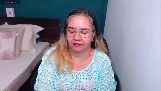 Image 4 of scarlett_duboi1 Stream on Chaturbate on 1 month ago