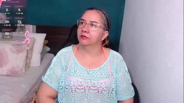 Image 7 of scarlett_duboi1 Stream on Chaturbate on 28 days ago