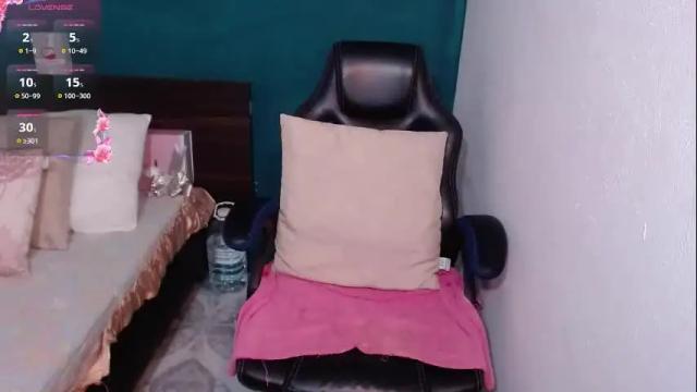 Image 10 of scarlett_duboi1 Stream on Chaturbate on 24 days ago