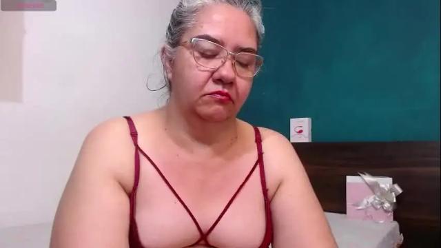 Image 3 of scarlett_duboi1 Stream on Chaturbate on 19 days ago