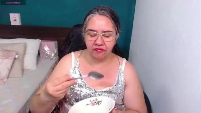 Image 11 of scarlett_duboi1 Stream on Chaturbate on 13 days ago