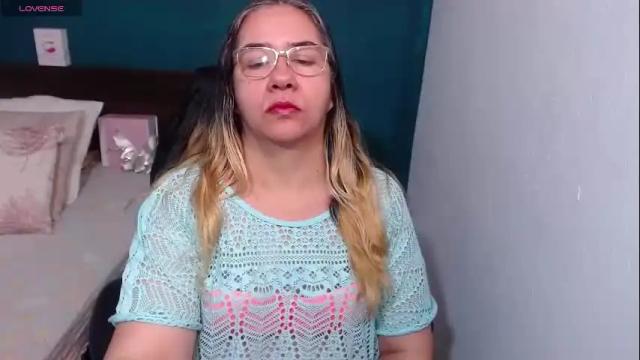 Image 6 of scarlett_duboi1 Stream on Chaturbate on 11 days ago