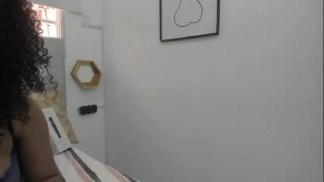 Image 8 of scarlett_fox20 Stream on Chaturbate on 1 month ago