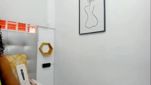 Image 11 of scarlett_fox20 Stream on Chaturbate on 1 month ago