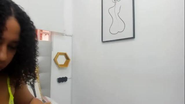 Image 12 of scarlett_fox20 Stream on Chaturbate on 1 month ago