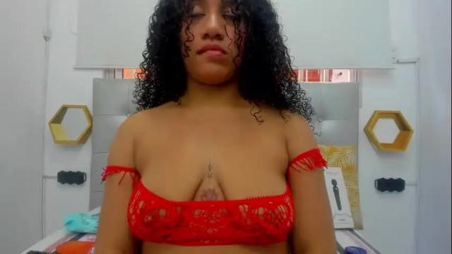 Image 8 of scarlett_fox20 Stream on Chaturbate on 1 month ago