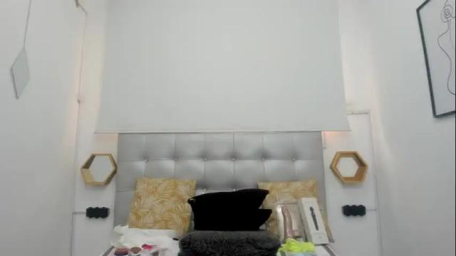 Image 2 of scarlett_fox20 Stream on Chaturbate on 24 days ago
