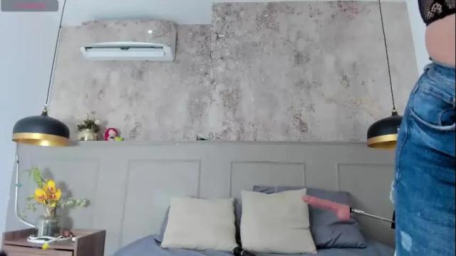 Image 3 of scarlett_grey_1 Stream on Chaturbate on 13 days ago