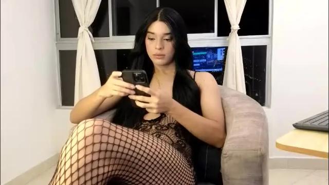 Image 3 of scarlett_is_here Stream on Chaturbate on 25 days ago