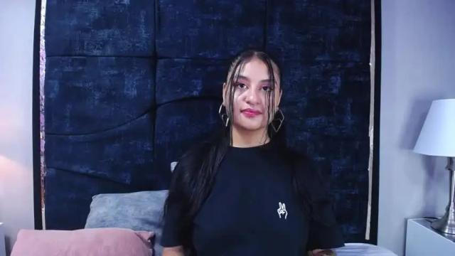 Image 4 of scarlett_jonhes Stream on Chaturbate on 21 months ago