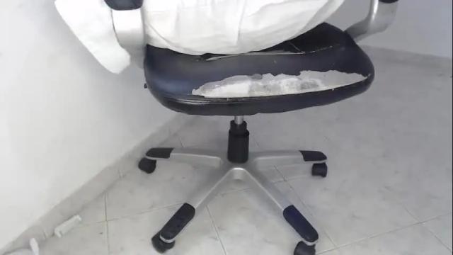 Image 10 of scarlett_liz Stream on Chaturbate on 5 months ago