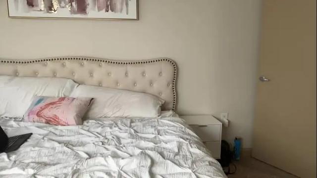 Image 6 of scarlett_logan Stream on Chaturbate on 14 months ago