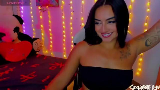 Image 11 of scarlett_luv Stream on Chaturbate on 16 months ago
