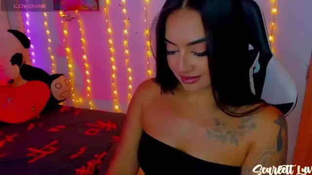 Image 2 of scarlett_luv Stream on Chaturbate on 16 months ago
