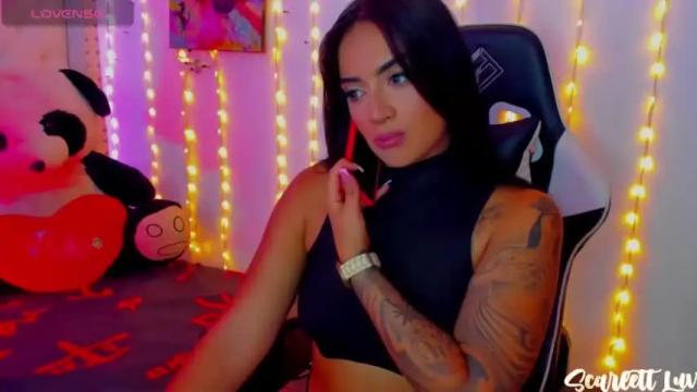 Image 2 of scarlett_luv Stream on Chaturbate on 16 months ago