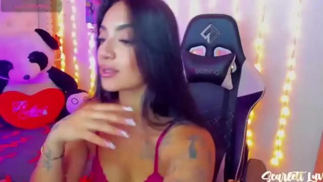 Image 6 of scarlett_luv Stream on Chaturbate on 16 months ago