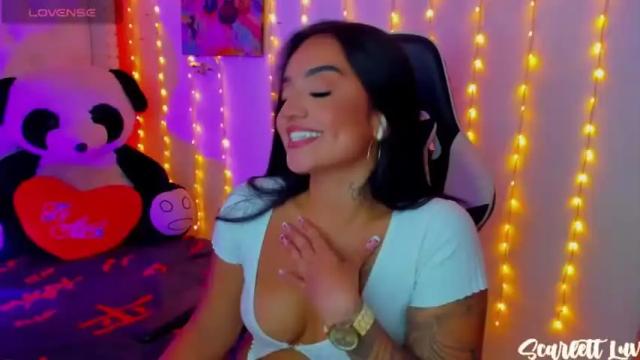 Image 12 of scarlett_luv Stream on Chaturbate on 16 months ago