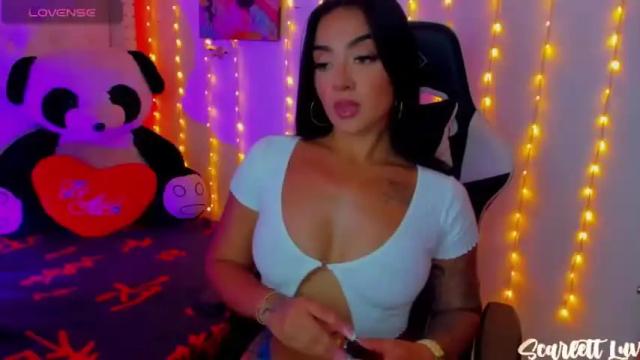 Image 2 of scarlett_luv Stream on Chaturbate on 16 months ago