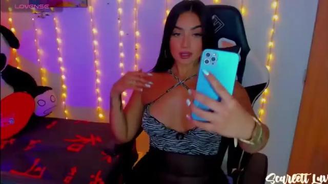 Image 2 of scarlett_luv Stream on Chaturbate on 15 months ago