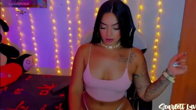 Image 7 of scarlett_luv Stream on Chaturbate on 15 months ago
