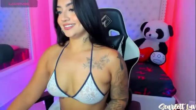 Image 3 of scarlett_luv Stream on Chaturbate on 1 month ago