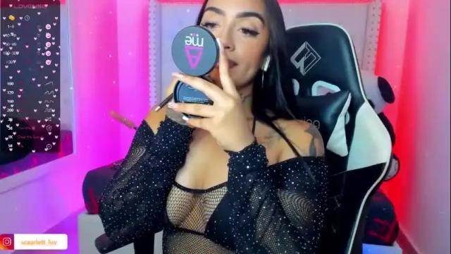 Image 6 of scarlett_luv Stream on Chaturbate on 1 month ago