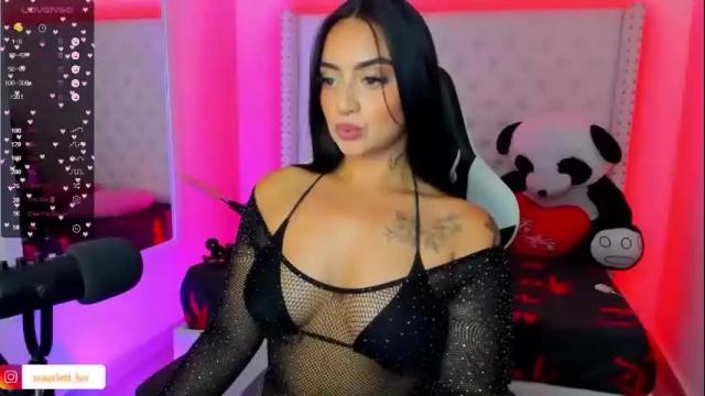 Image 2 of scarlett_luv Stream on Chaturbate on 6 days ago