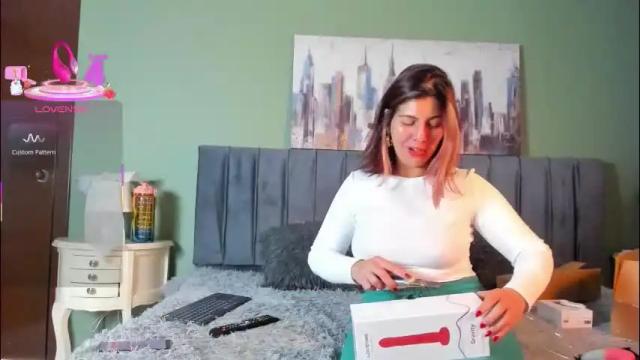 Image 4 of scarlett_moore_ Stream on Chaturbate on 1 month ago