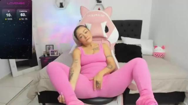 Image 10 of scarlett_obriens Stream on Chaturbate on 13 months ago