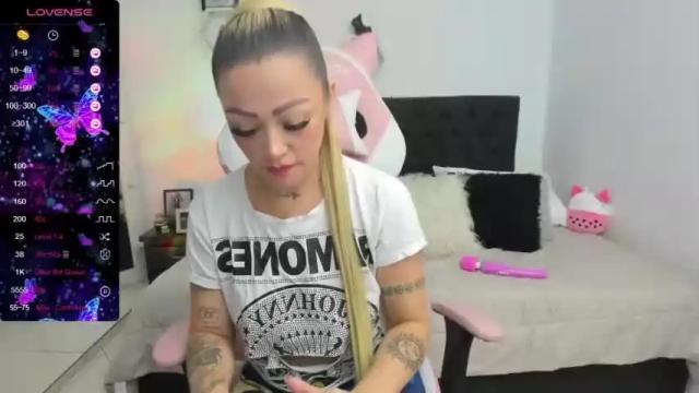 Thumbnail 3, scarlett_obriens's Stream at Chaturbate, 13 months ago