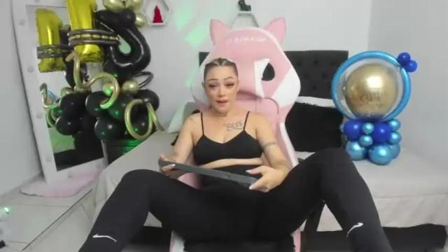 Image 6 of scarlett_obriens Stream on Chaturbate on 12 months ago