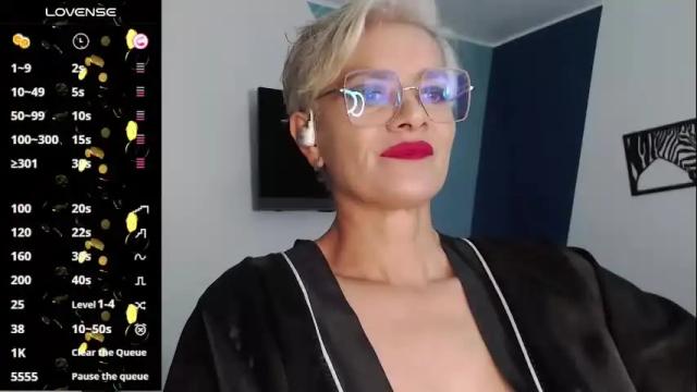 Image 11 of scarlett_paris Stream on Chaturbate on 6 months ago