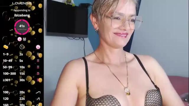 Image 6 of scarlett_paris Stream on Chaturbate on 4 months ago