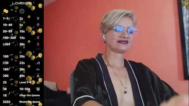 Image 7 of scarlett_paris Stream on Chaturbate on 3 months ago