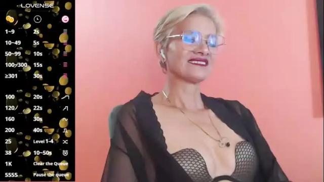 Image 12 of scarlett_paris Stream on Chaturbate on 3 months ago