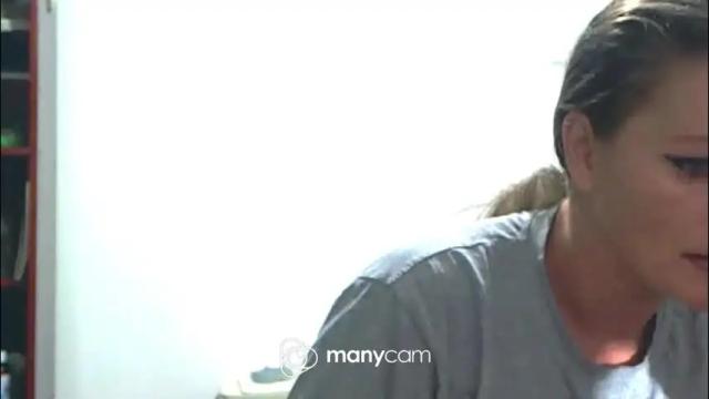 Image 12 of scarlett_queen01 Stream on Chaturbate on 2 months ago