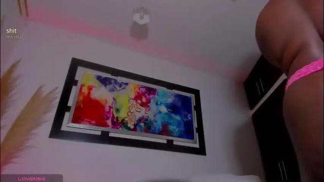 Image 3 of scarlett_rios19 Stream on Chaturbate on 9 days ago