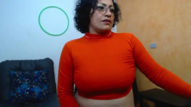 Image 3 of scarlett_sax Stream on Chaturbate on 13 months ago