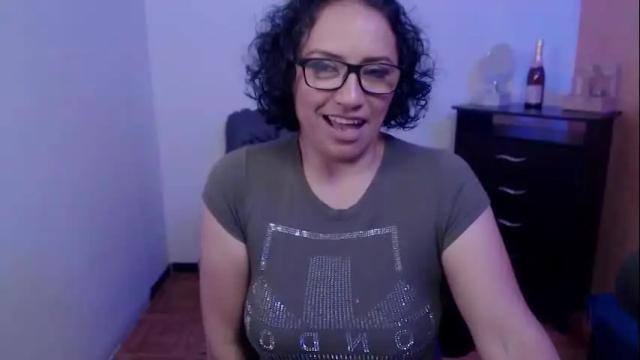 Image 2 of scarlett_sax Stream on Chaturbate on 1 month ago